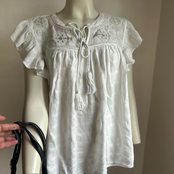 Artilier Elegant White Lace Trimmed Women's Top xL - Picture 2 of 3